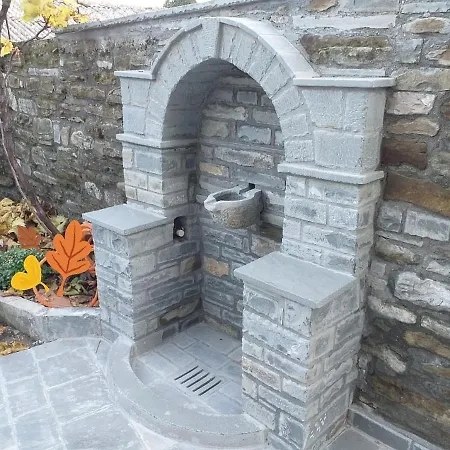 Pensión Garden Përmet