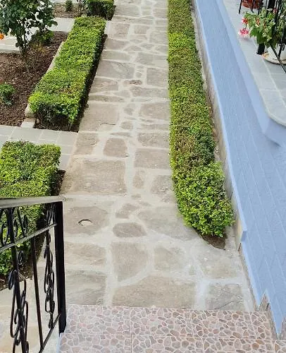 Garden 4*