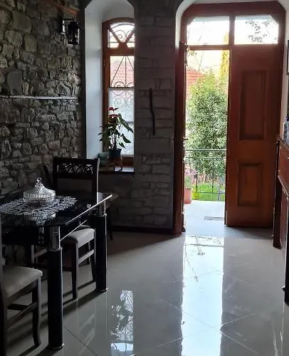 Garden Πανσιόν 4*